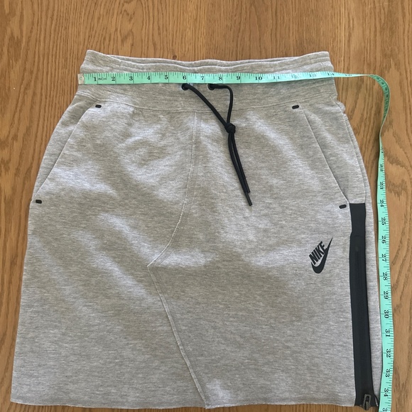 Nike Skirt - Picture 4 of 4